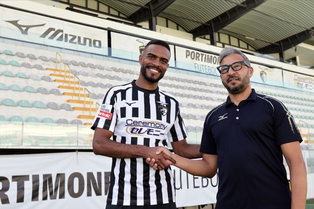 Portimonense: Carlinhos volta a ter a companhia de Dener e Hélio Varela na seleção