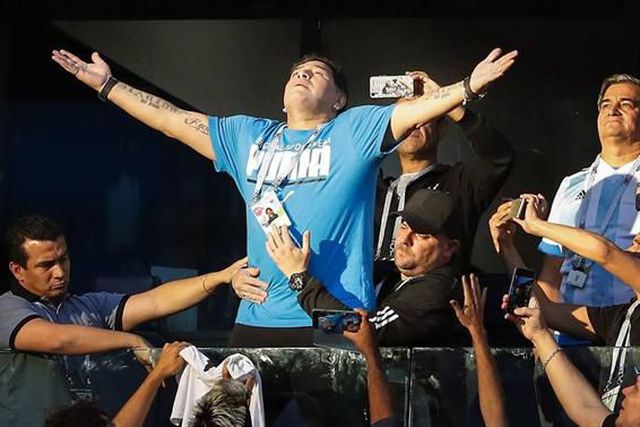 Pedaço de cabelo de Maradona vale pequena fortuna