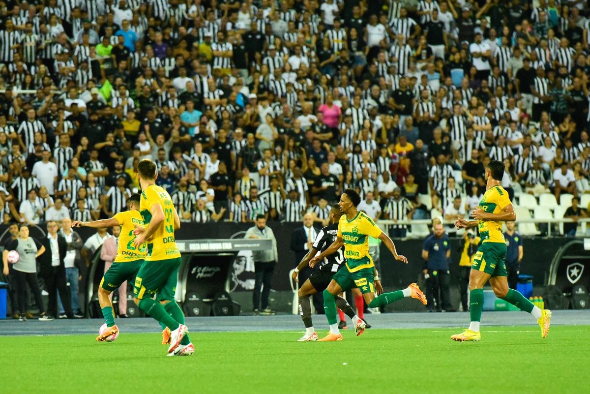 The Cuiabá Upset: Goalkeeper Error Allows Cuiabá to Defeat Botafogo in Brasileirão