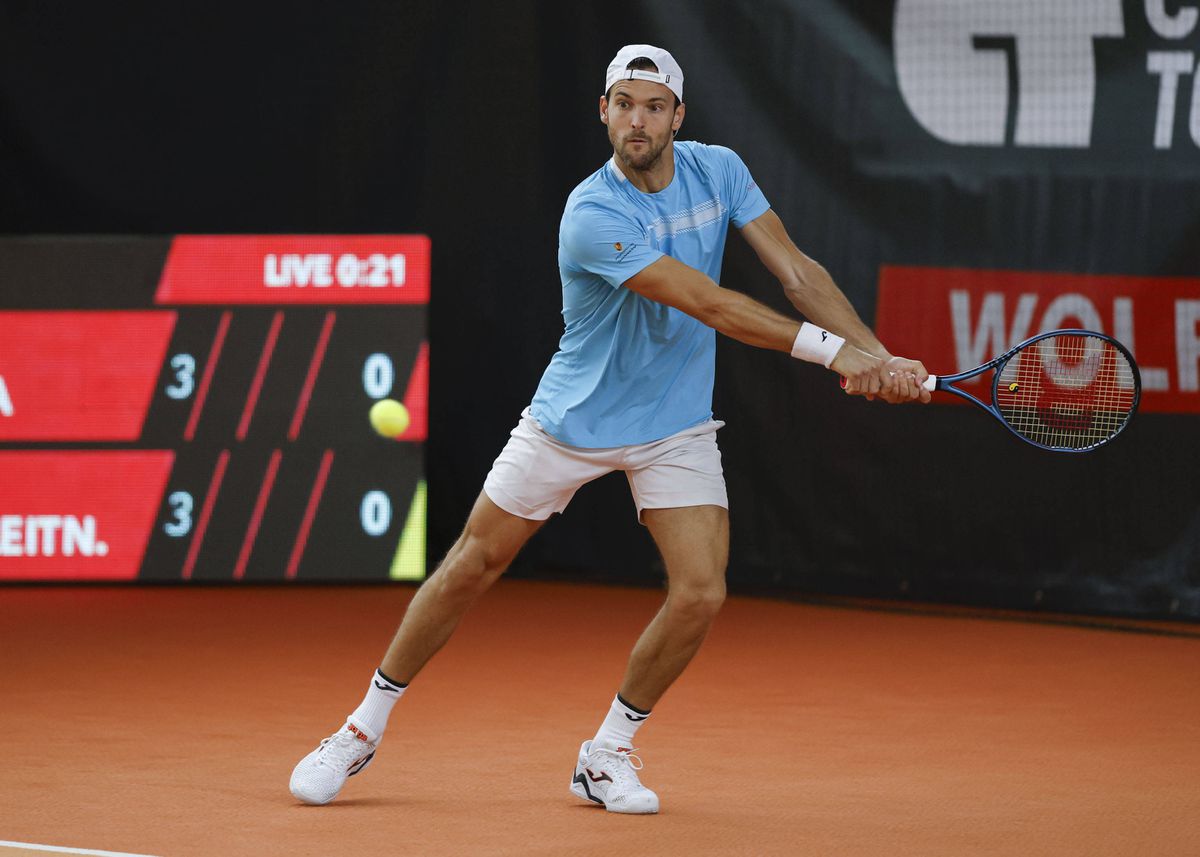 É «só» um alongamento: Djokovic lança desafio para os corajosos (vídeo)