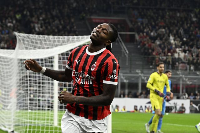 Barcelona atento à baixa utilização de Rafael Leão