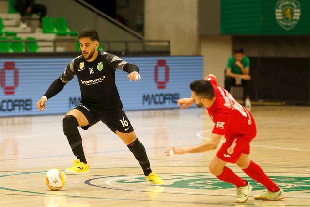 Guarda-redes bisa em golos e assistências na vitória do Sporting