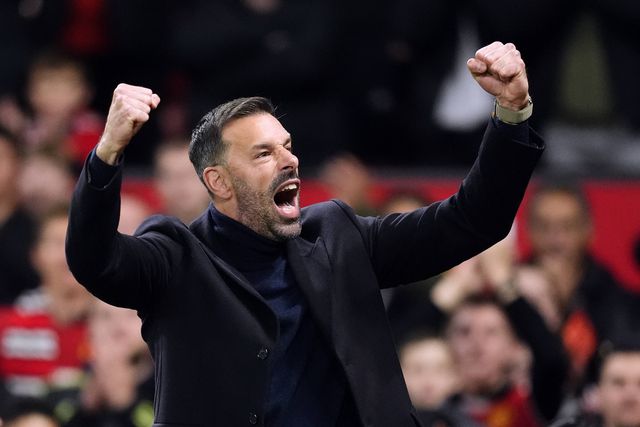 Man. United: Van Nistelrooy disponível para ficar com Rúben Amorim