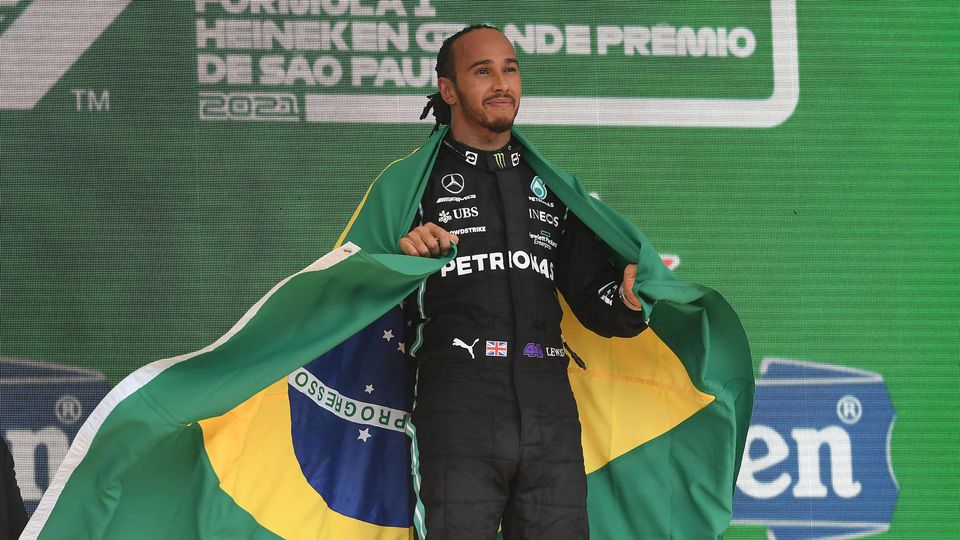 Hamilton vai conduzir icónico McLaren de Senna