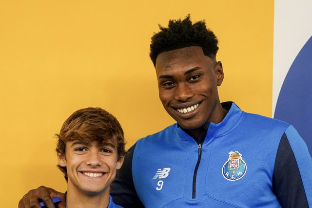 O presente de Samu a Rodrigo Mora (vídeo)