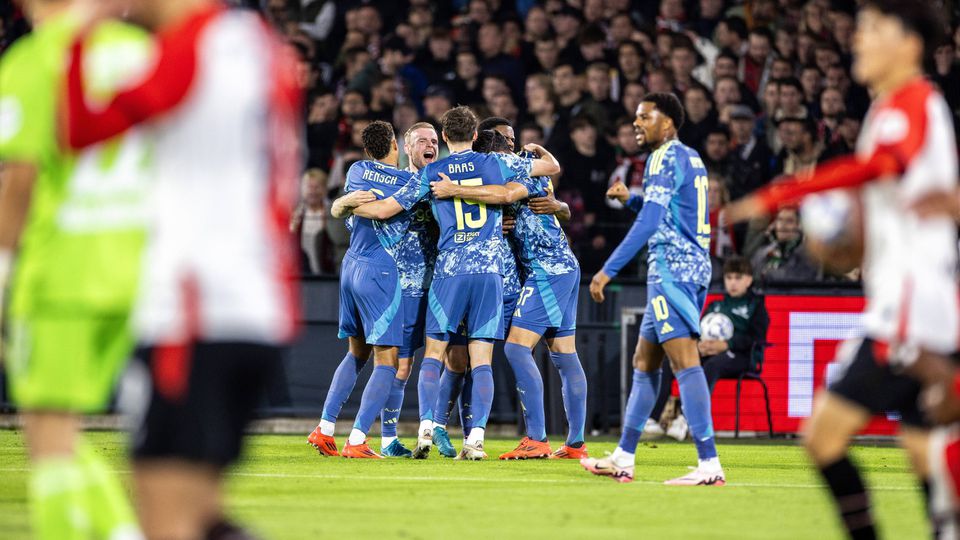 Eredivisie: Ajax vence clássico com o Feyenoord e sobe ao segundo lugar