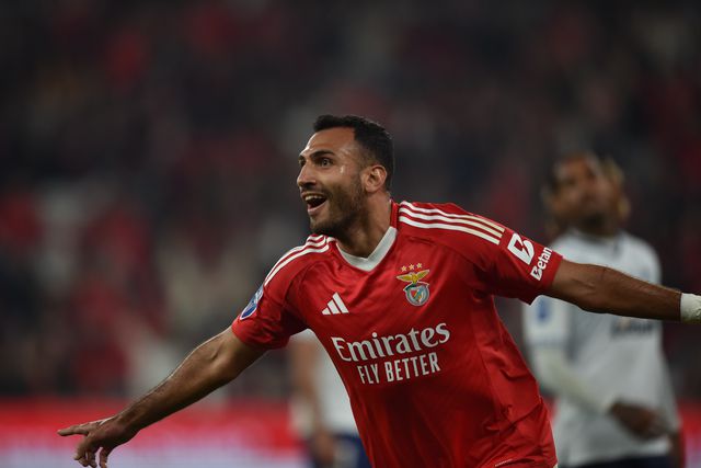 Destaques do Benfica: Golos estavam no banco, abraço e pazes feitas na Luz