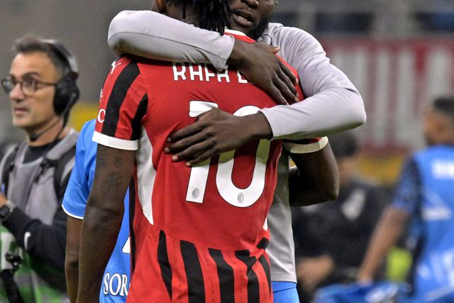 Lukaku deixa mensagem de apoio para Rafael Leão