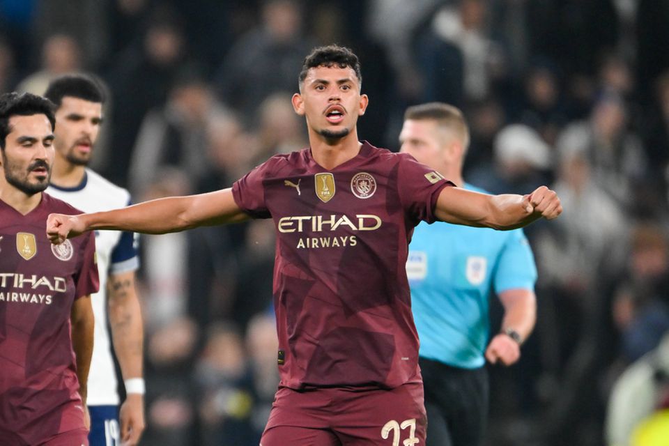 Matheus marca mas Tottenham elimina Manchester City da Taça da Liga