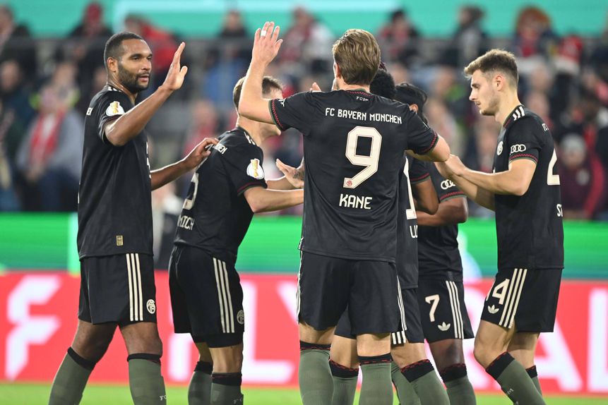 Festejos do Bayern diante do Colónia