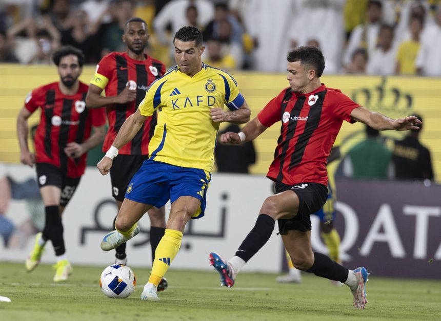 Cristiano Ronaldo durante o duelo entre Al Nassr e Al Rayyan - Foto: IMAGO