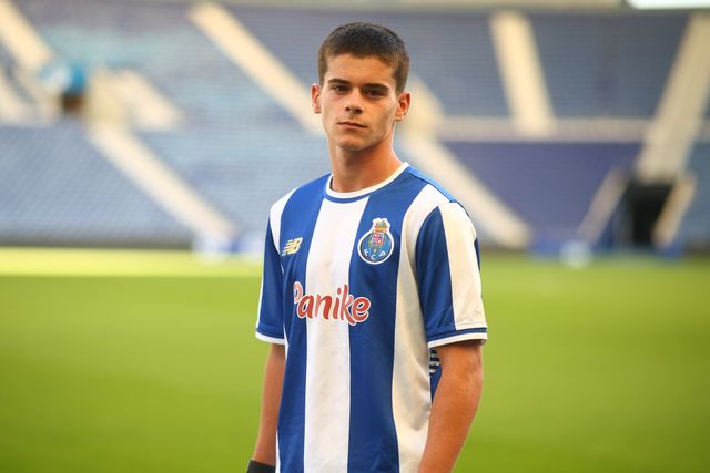 João Brito, médio de 16 anos da formação do FC Porto - Foto: FC PORTO
