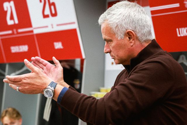 Tributo de José Mourinho a Nico Otamendi pelos 250 jogos ao serviço do Benfica - Foto: SLB