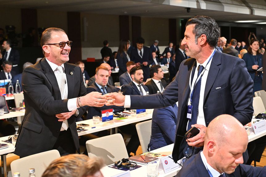 Predrag Mijatovic e Luís Figo, ex-jogadores do Real Madrid em congresso da UEFA