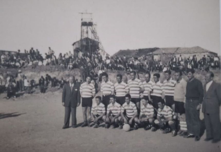 Sporting Club Mineiros de Jale, de Vila Pouca de Aguiar. Desporto suavizava a vida debaixo de terra.
