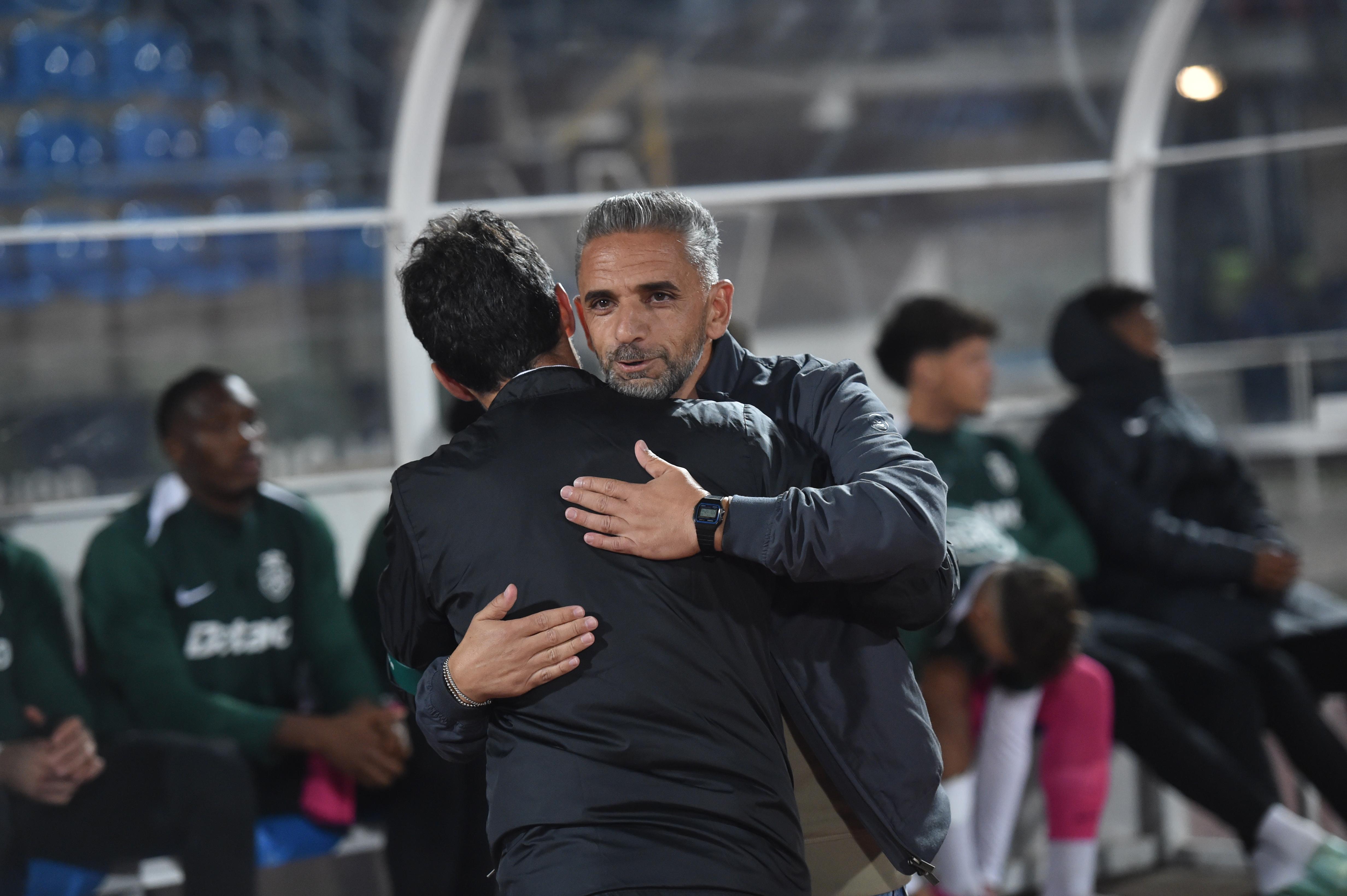 Rui Borges com Filipe Coelho no Sporting-Casa Pia - Foto: Miguel Nunes