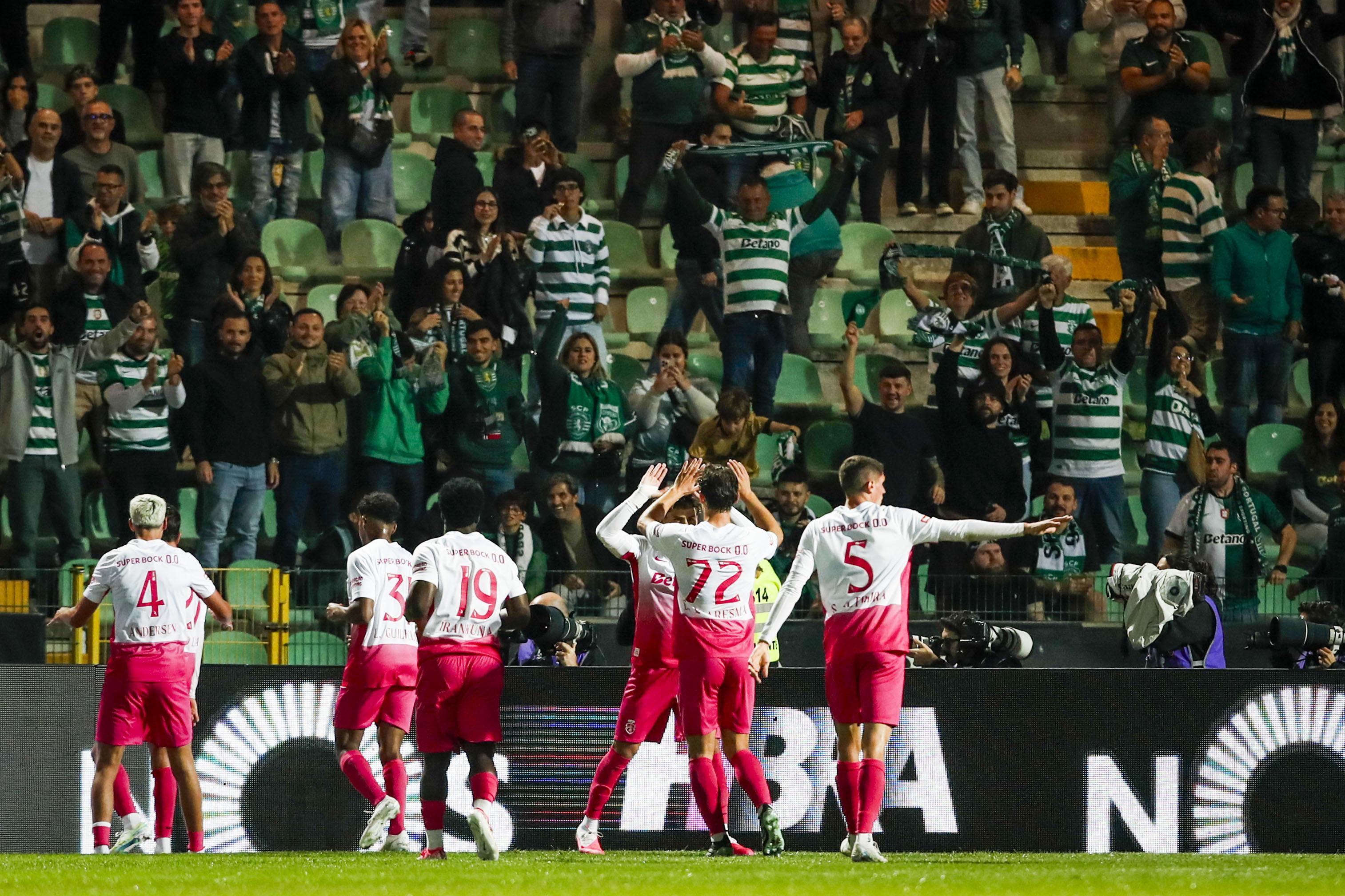 Festejos dos adeptos leoninos no Sporting-Casa Pia - Foto: CARLOS BARROSO/LUSA