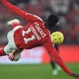 Lukebakio num remate acrobático aos 86 minutos no jogo com o Gil Vicente — Foto: Miguel Nunes