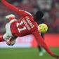 Lukebakio num remate acrobático aos 86 minutos no jogo com o Gil Vicente — Foto: Miguel Nunes