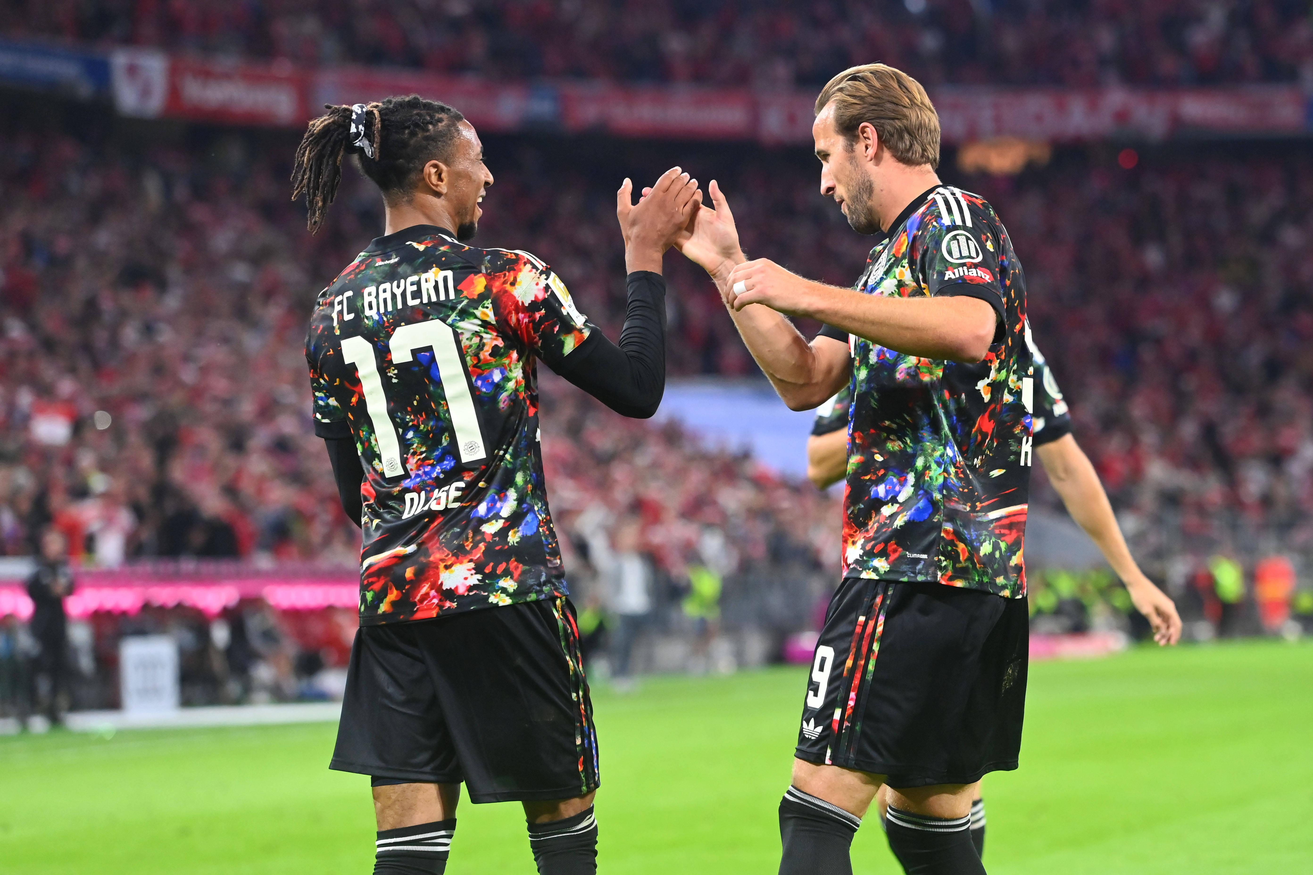 22 golos - Michael Olise e Harry Kane (Bayern): 12 + 10 golos. Foto IMAGO