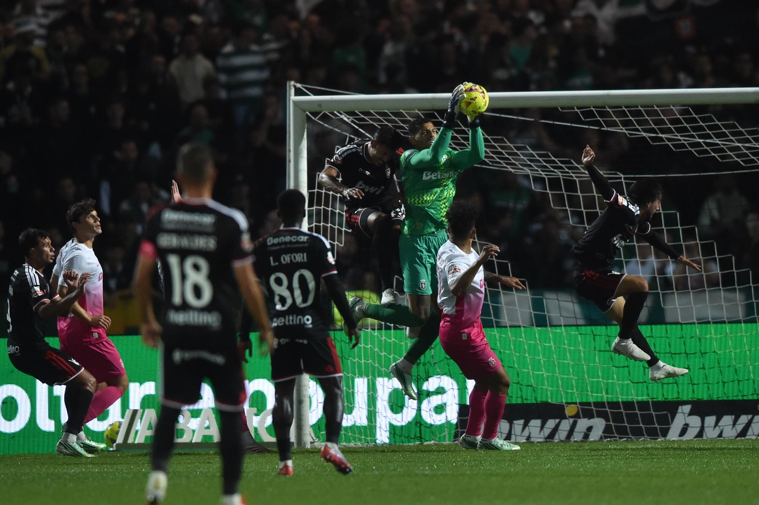 Kaique no jogo áereo do Sporting-Casa Pia - Foto: Miguel Nunes