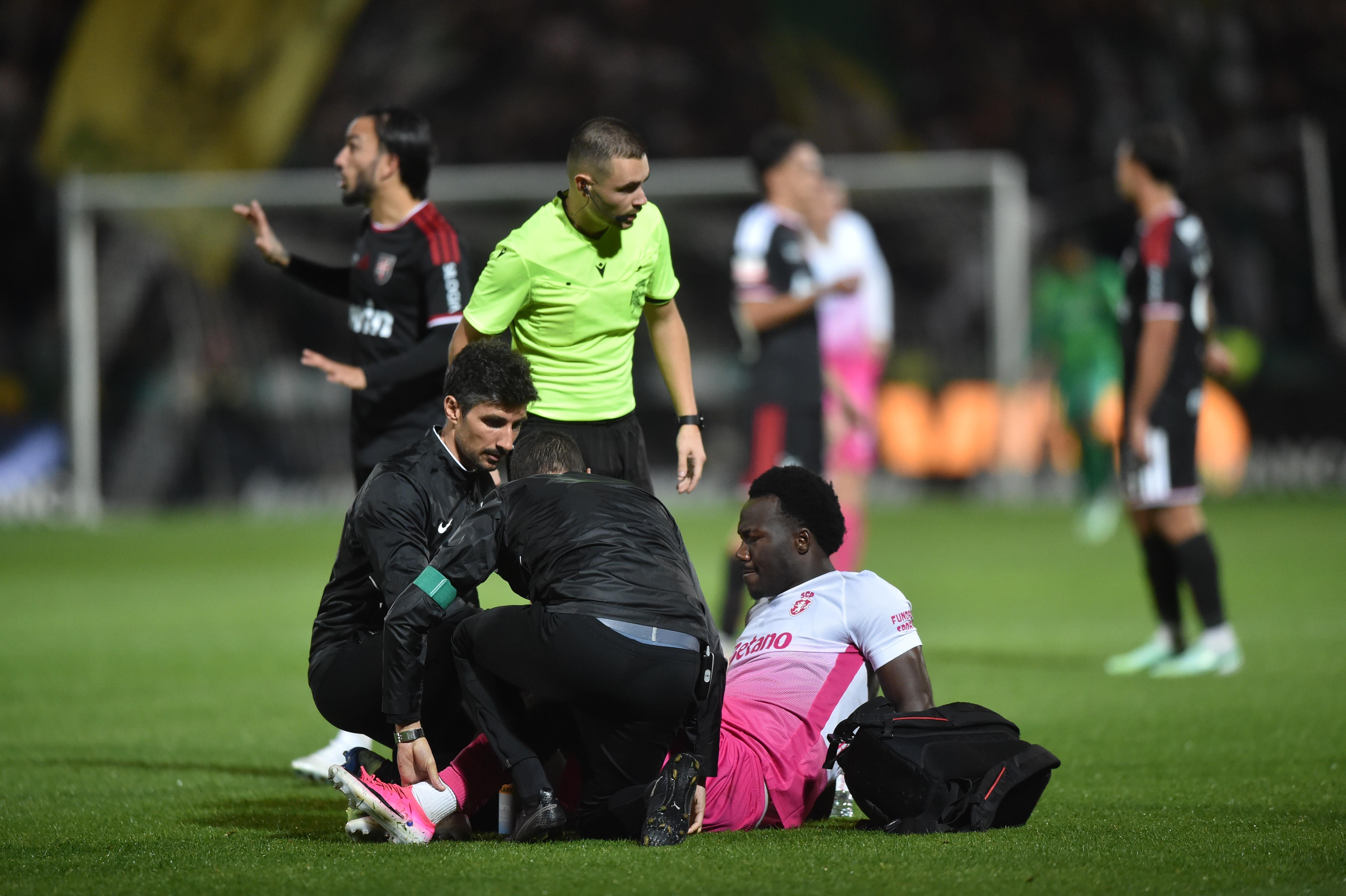 Irankunda em dificuldades no Sporting-Casa Pia - Foto: Miguel Nunes
