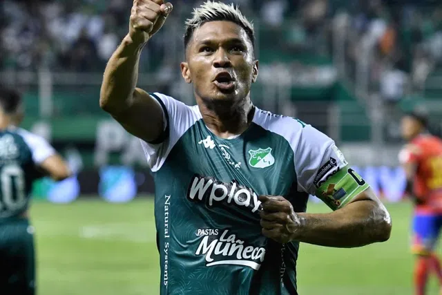 Ex-Sporting suspenso na Colômbia por apalpão a mulher