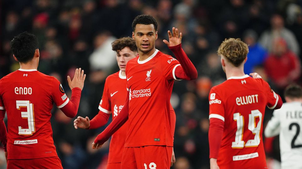 Liverpool avança para os oitavos da Liga Europa com goleada