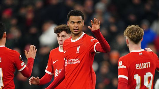 Liverpool avança para os oitavos da Liga Europa com goleada