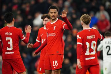 Mundial de Clubes: Liverpool fora, Barcelona em risco