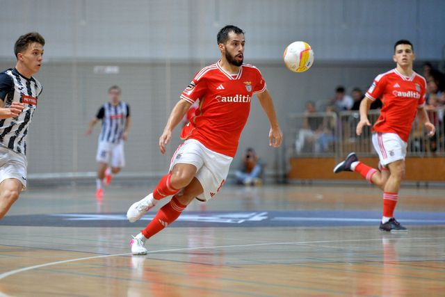 Benfica vence e dá passo gigante rumo à final four