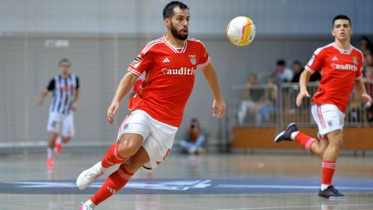 Benfica vence e dá passo gigante rumo à final four