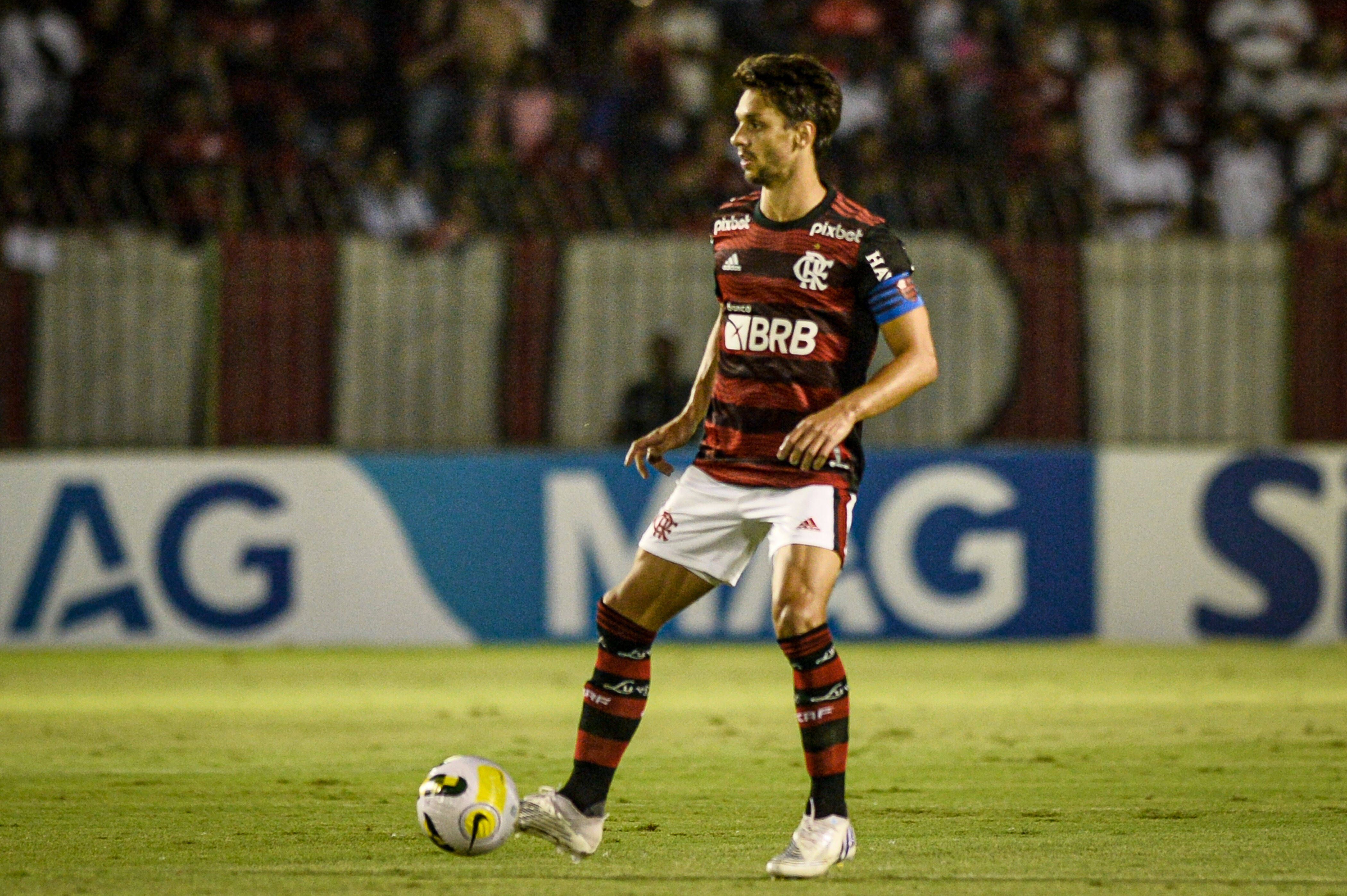 Filipe Luís compara Jorge Jesus a Simeone: 'Ele é mais divertido' Jornal  MEIA HORA - Flamengo