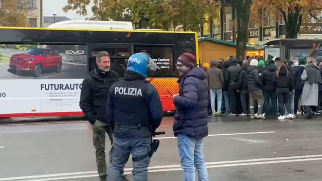 Adeptos do Sporting encaminhados para autocarros em Bérgamo
