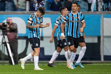 Grêmio vence e despromove Goiás à Serie B