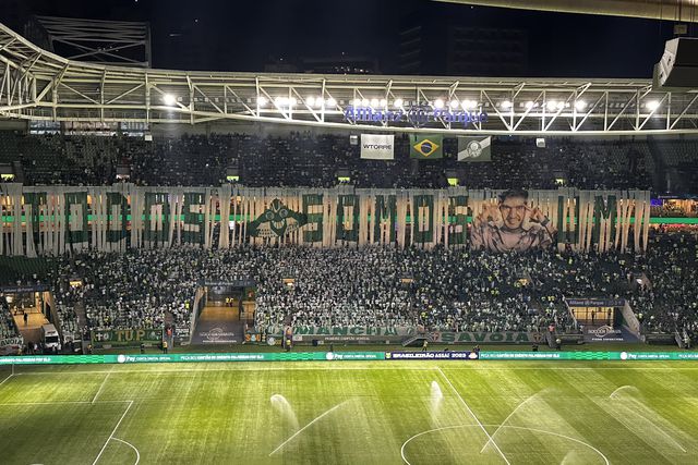 Vídeo: adeptos do Palmeiras organizam 'tifo' gigante em homenagem a Abel