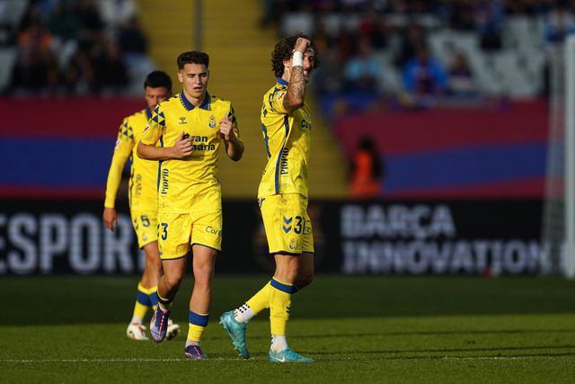 Fábio Silva marca e Las Palmas impõe derrota ao Barcelona