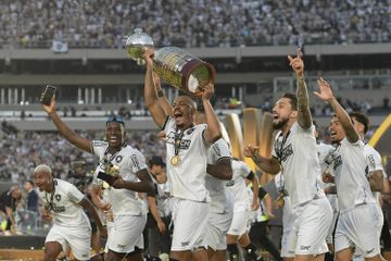 As lágrimas de Artur Jorge e a festa do Botafogo após a conquista da Libertadores (vídeos)