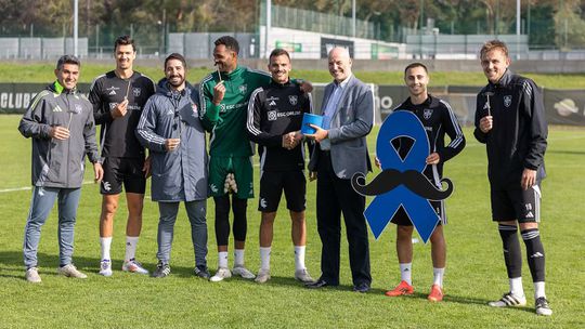 Antes do FC Porto, Casa Pia termina Novembro... Azul