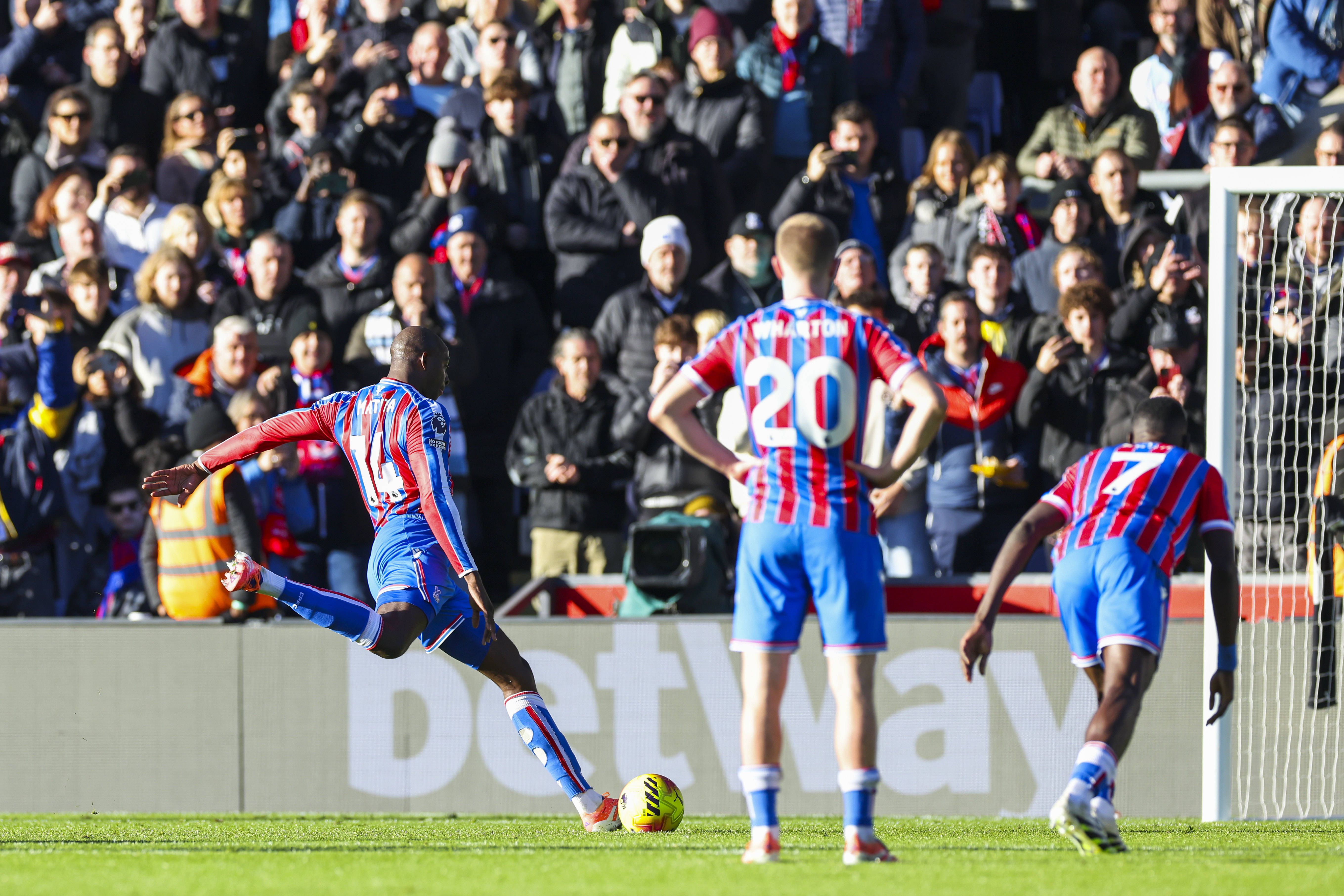 Mateta marca no Crystal Palace-Manchester United — Foto: IMAGO