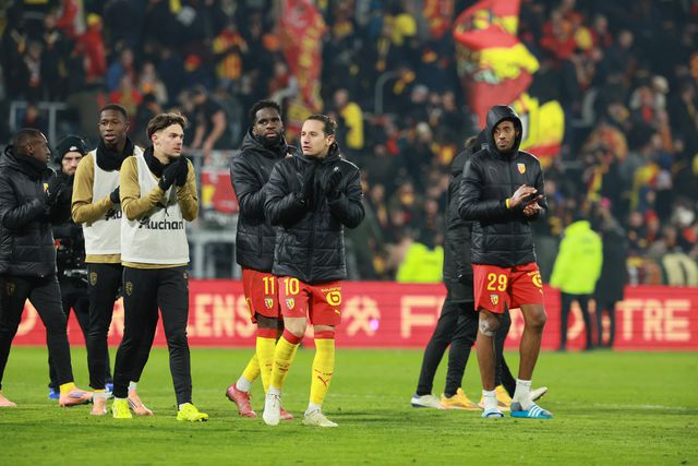 Lens lidera a Ligue 1 com mais um ponto do que o PSG. Foto: IMAGO