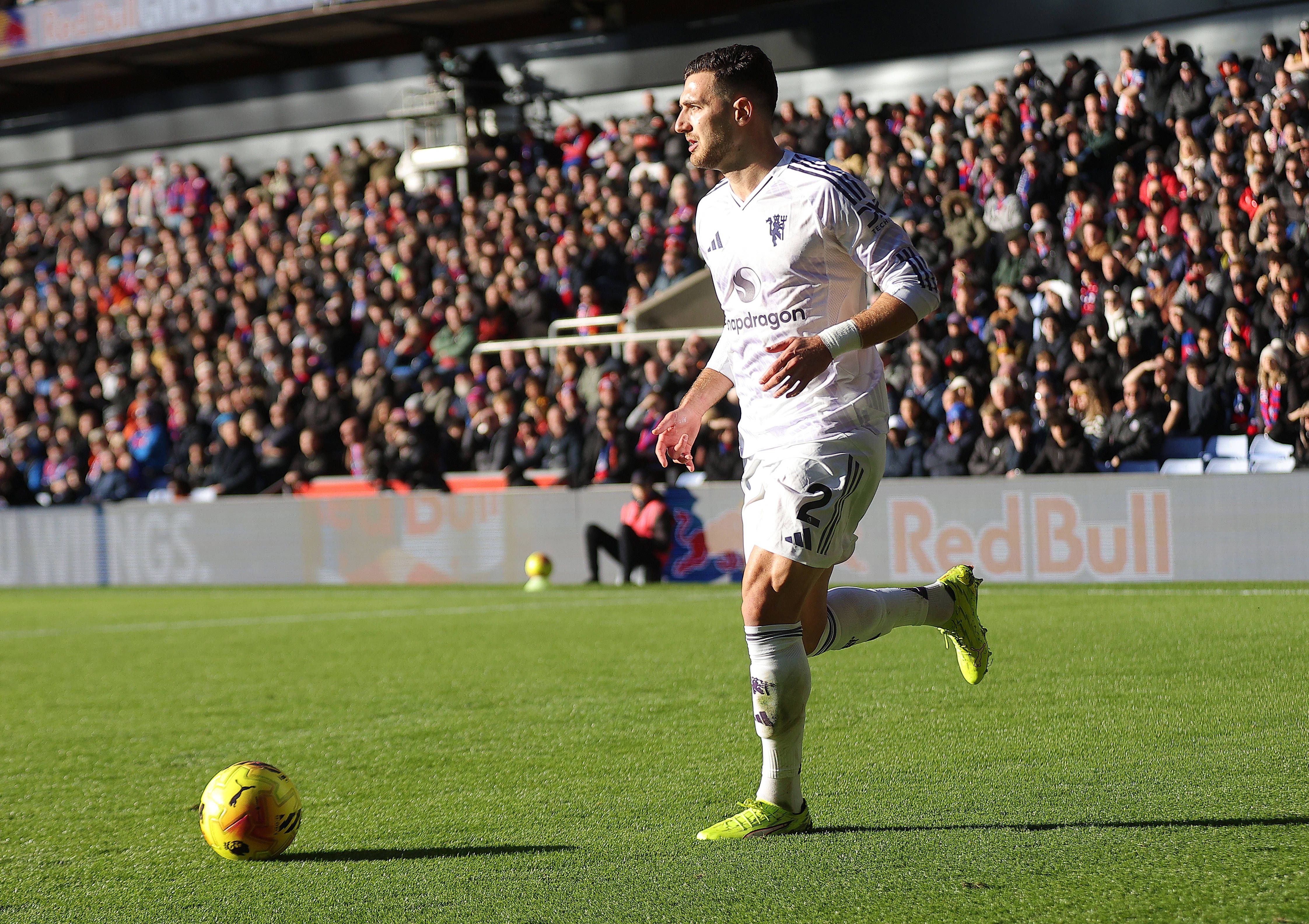 Dalot no Crystal Palace-Manchester United — Foto: IMAGO