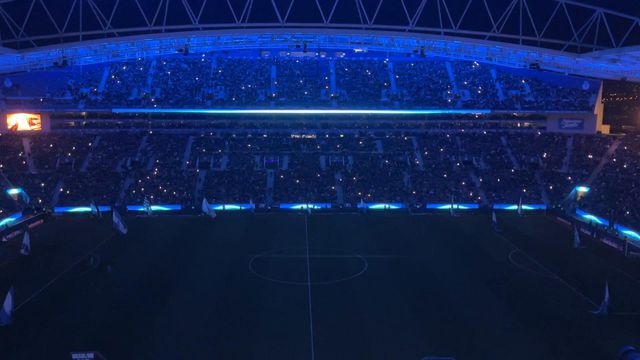 Luzes (novas) e... ação! Dragão com um novo espetáculo na apresentação das equipas