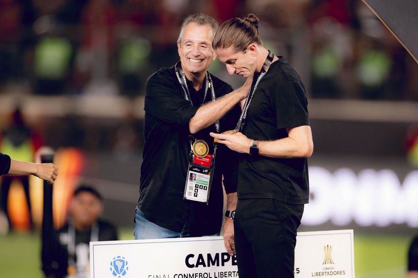 Presidente e treinador a festejarem a conquista - Foto: IMAGO