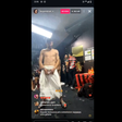 Um novo Pizzi: jogador do Flamengo apanhado nu na festa da Libertadores (vídeo)