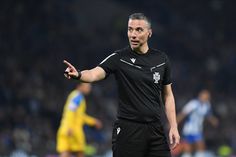 «Não há penálti na Luz... O VAR está a complicar a vida aos árbitros»