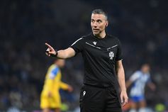 «Não há penálti na Luz... O VAR está a complicar a vida aos árbitros»