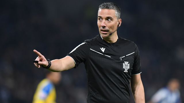 «Não há penálti na Luz... O VAR está a complicar a vida aos árbitros»