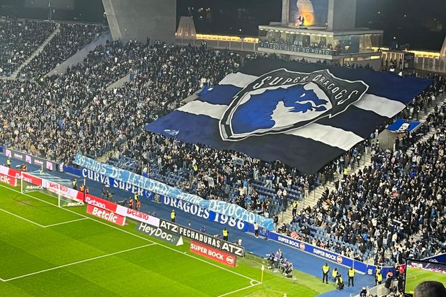 O local onde se sentem os Super Dragões no Estádio do Dragão- Foto: A BOLA