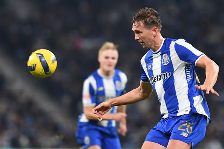 Luuk de Jong foi operado «com sucesso»